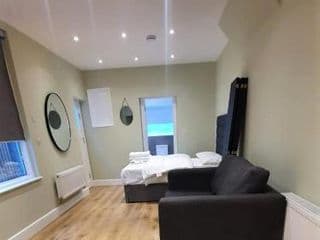 Modern Studio Apartments - Photo 2