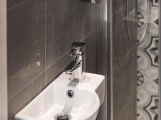 Modern Studio Apartments - Photo 15