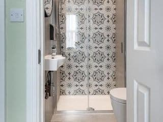 Modern Studio Apartments - Photo 21