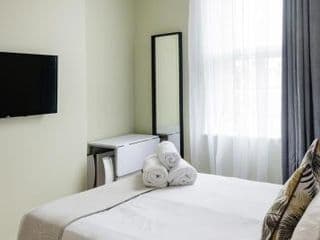 Modern Studio Apartments - Photo 22