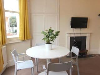 Spacious Bright 1 Bed Flat in Fulham by the Thames - Photo 8