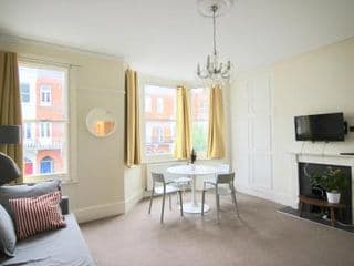 Spacious Bright 1 Bed Flat in Fulham by the Thames - Photo 10