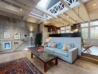 Stylish 2 bedroom 2 bathroom flat in Islington - Photo 2