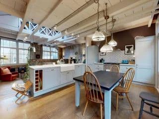 Stylish 2 bedroom 2 bathroom flat in Islington - Photo 14