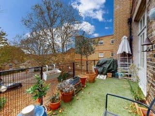 Stylish 2 bedroom 2 bathroom flat in Islington - Photo 4