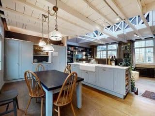 Stylish 2 bedroom 2 bathroom flat in Islington - Photo 8