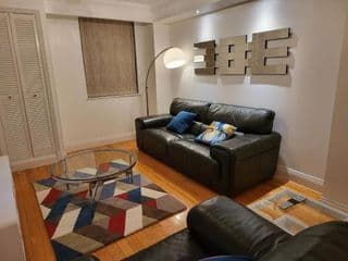 Garland Stylish 2 Bedroom Apartment A Minute Walk From Station