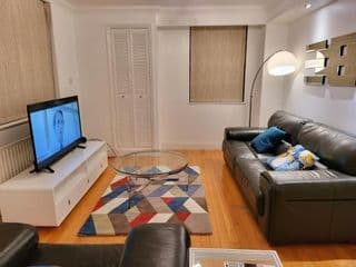 Garland Stylish 2 Bedroom Apartment A Minute Walk From Station - Photo 13