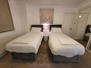 Garland Stylish 2 Bedroom Apartment A Minute Walk From Station - Photo 17