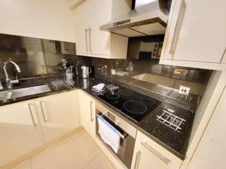 Garland Stylish 2 Bedroom Apartment A Minute Walk From Station - Photo 19