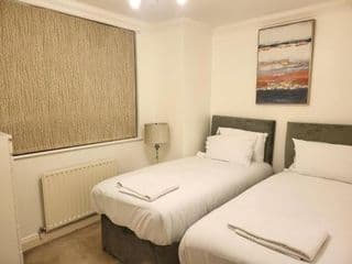 Garland Stylish 2 Bedroom Apartment A Minute Walk From Station - Photo 21