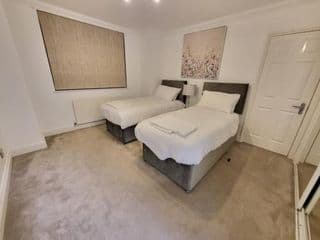 Garland Stylish 2 Bedroom Apartment A Minute Walk From Station - Photo 4