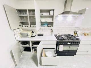 Norman House E11 - Photo 5
