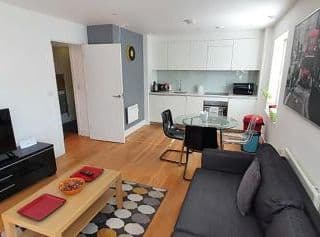 Modern, bright & airy Double Bedroom with EnSuite in Zone 2! - Photo 3