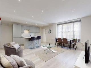 Chic Apartment by Hyde Park - Photo 21