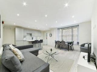 Chic Apartment by Hyde Park - Photo 4