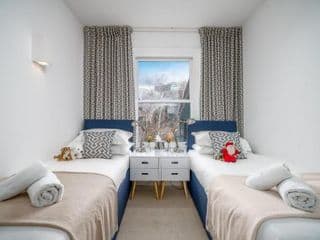ALTIDO Captivating 2-bed flat in Shepherd's Bush - Photo 12