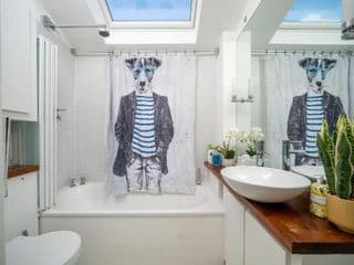 ALTIDO Captivating 2-bed flat in Shepherd's Bush - Photo 17