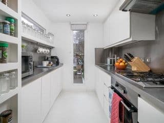 ALTIDO Captivating 2-bed flat in Shepherd's Bush - Photo 6