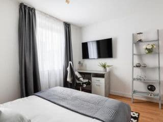 Spacious and Modern 4 Bed Apartment next to Borough Station - Photo 11
