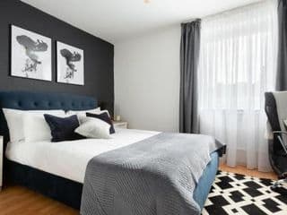 Spacious and Modern 4 Bed Apartment next to Borough Station - Photo 18