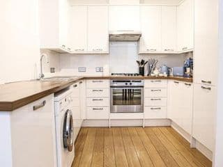 Pass the Keys Stylish 3 bedroom house in a quiet mews by tube - Photo 7