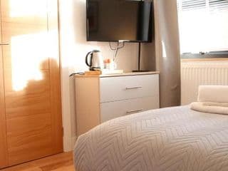 Exclusive Ensuite Double Room - Photo 10