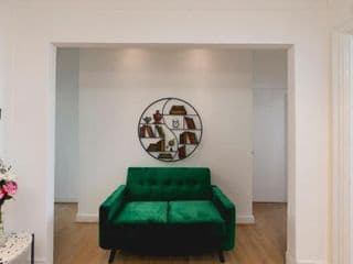 **Authentic & Spacious 5 Bed Apartment/Hyde Park** - Photo 13