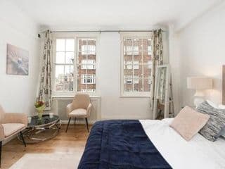 **Authentic & Spacious 5 Bed Apartment/Hyde Park** - Photo 21