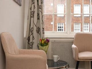 **Authentic & Spacious 5 Bed Apartment/Hyde Park** - Photo 22