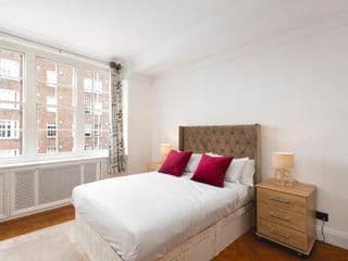 **Authentic & Spacious 5 Bed Apartment/Hyde Park** - Photo 23