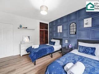 Ezy Property Solution Short Lets & Serviced Accommodation Norbury - Photo 3