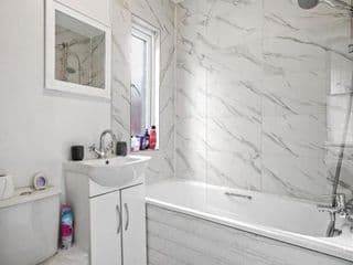 Ezy Property Solution Short Lets & Serviced Accommodation Norbury - Photo 21