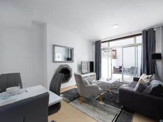 Spacious 4 Bedroom House next to Kensington Palace - Photo 16