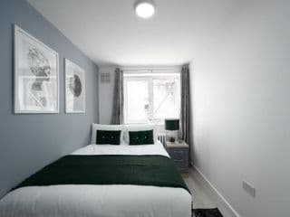 Spacious 4 Bedroom House next to Kensington Palace - Photo 7