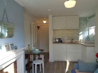 CHARMING ENGLISH STYLE STUDIO FLAT - Photo 12