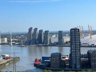 Luxury penthouse with stunning views near Canary Wharf - Photo 18