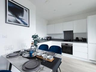 Luxury penthouse with stunning views near Canary Wharf - Photo 24