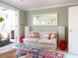 Lovely two bedroom flat with patio in Notting Hill - Photo 11