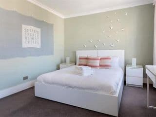 Lovely two bedroom flat with patio in Notting Hill - Photo 16