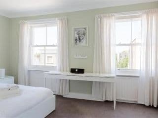 Lovely two bedroom flat with patio in Notting Hill - Photo 17