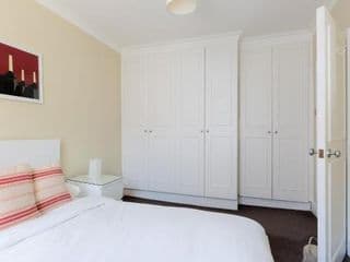 Lovely two bedroom flat with patio in Notting Hill - Photo 20