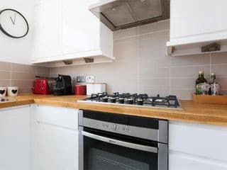 Lovely two bedroom flat with patio in Notting Hill - Photo 3