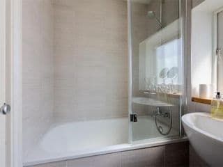 Lovely two bedroom flat with patio in Notting Hill - Photo 22
