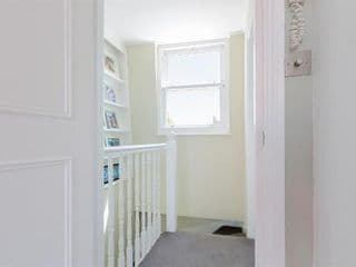 Lovely two bedroom flat with patio in Notting Hill - Photo 6