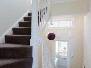 Lovely two bedroom flat with patio in Notting Hill - Photo 9