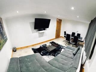 Stratford city apartments - Photo 2