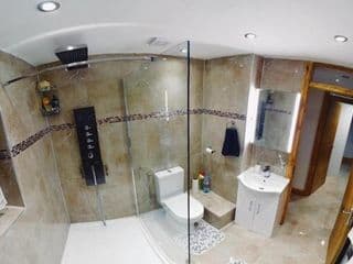 Stratford city apartments - Photo 3