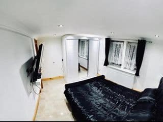 Stratford city apartments - Photo 7
