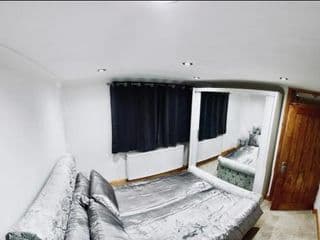 Stratford city apartments - Photo 8